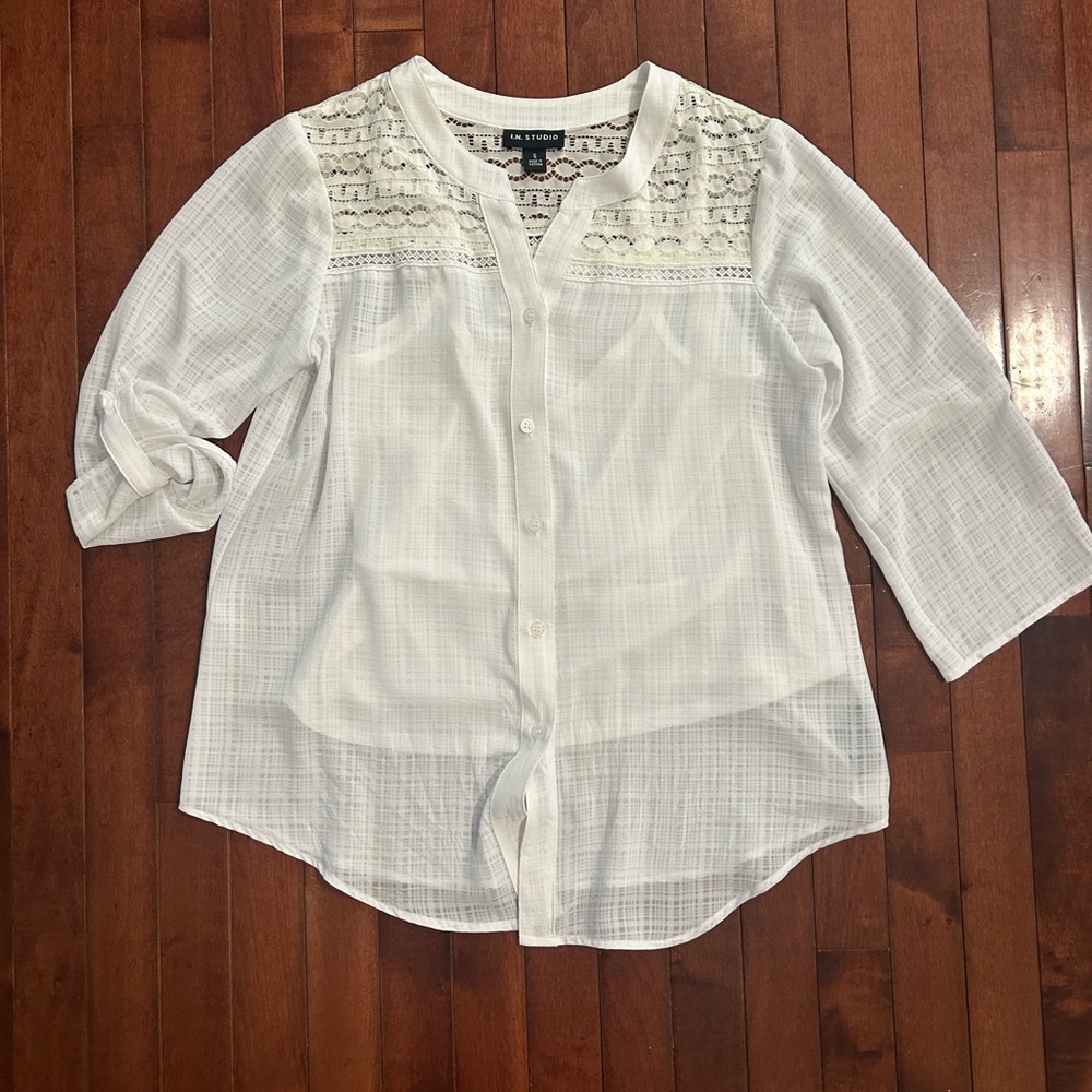 I.N. Studio White Button-Down Shirt with Lace Accents Size Small
